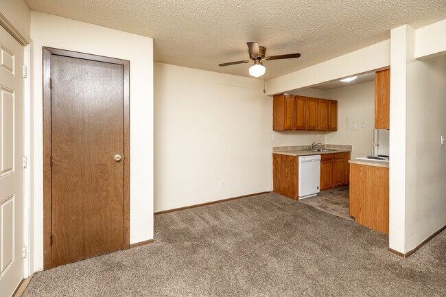Chad Estates in Des Moines, IA - Foto de edificio - Interior Photo