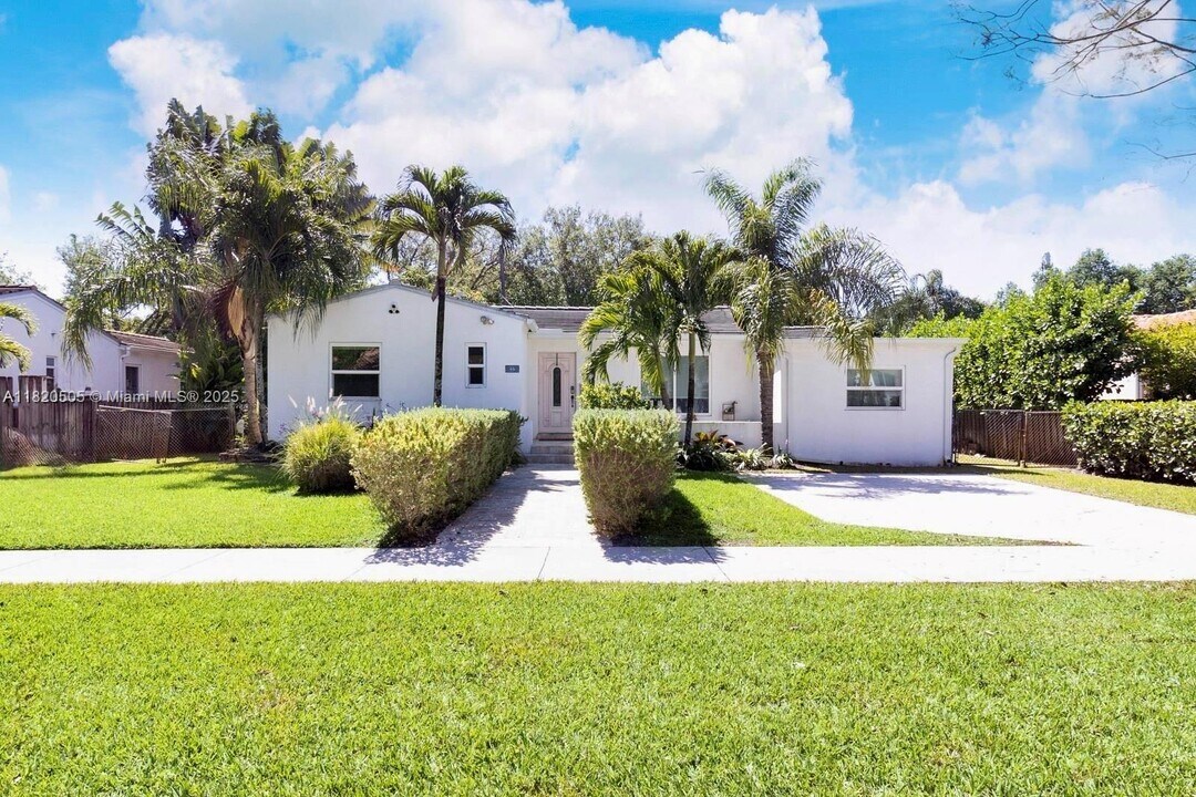 46 NE 101st St in Miami Shores, FL - Building Photo