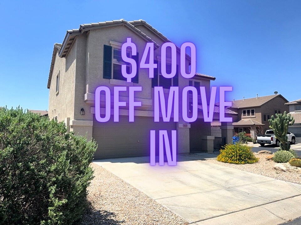 4415 E High Point Dr in Cave Creek, AZ - Foto de edificio