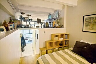 12 Stoneholm St, Unit 505 in Boston, MA - Building Photo - Building Photo