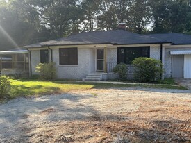 220 Summey St in Clemson, SC - Building Photo
