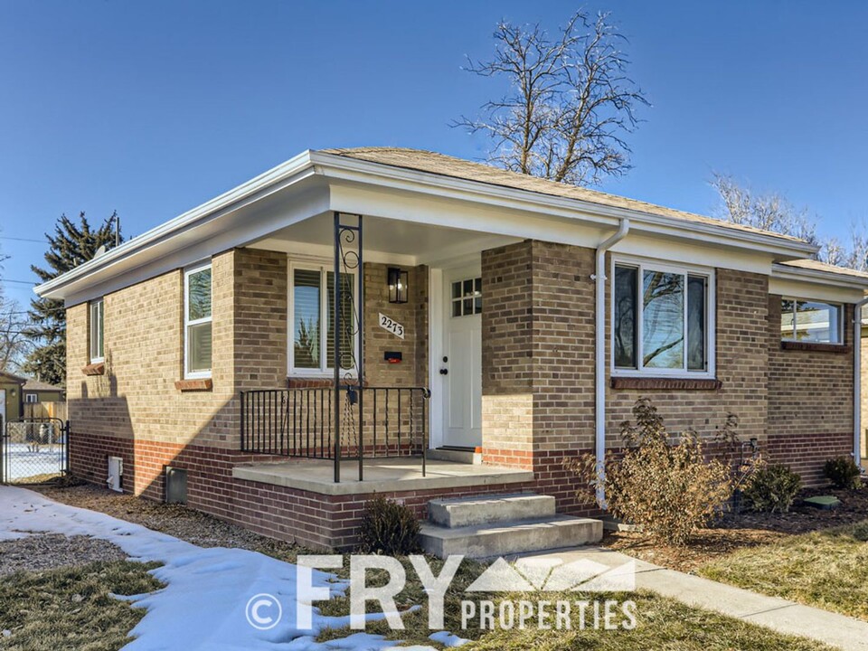 2273 Kenton St in Aurora, CO - Building Photo