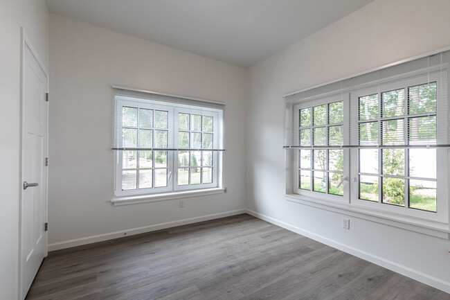 Rocky Neck Village in East Lyme, CT - Building Photo - Interior Photo