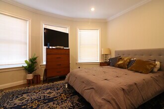 17 Walk Hill St, Unit 1 in Boston, MA - Foto de edificio - Building Photo