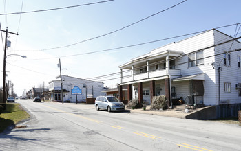 1041-1043 Broad Ave in Belle Vernon, PA - Building Photo - Building Photo