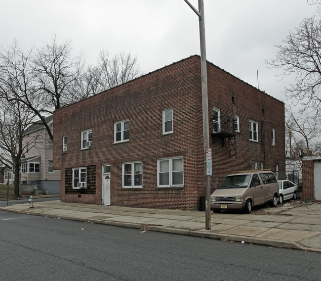 3 Newfield St in East Orange, NJ - Building Photo - Building Photo