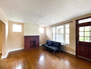 5858 Beacon St, Unit 1/2 in Pittsburgh, PA - Building Photo - Building Photo