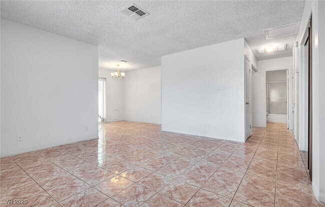 6211 Meadow Brook Ln in Las Vegas, NV - Building Photo - Building Photo