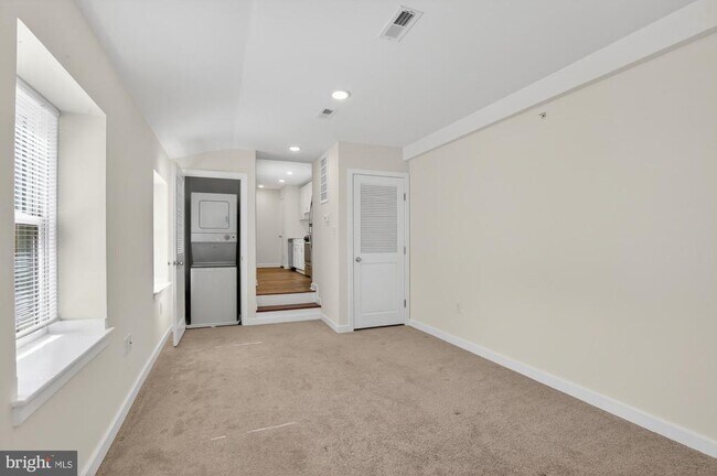 property at 541 N Orianna St