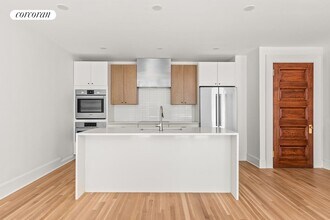 21 Prospect Park W in Brooklyn, NY - Building Photo - Building Photo