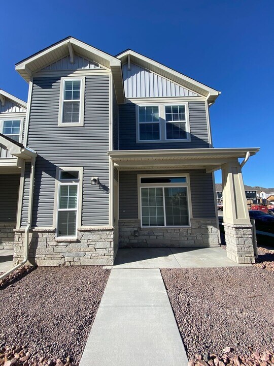9281 Delgany Point in Colorado Springs, CO - Foto de edificio