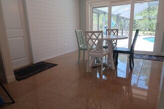 1087 NE Quinn Pl in Jensen Beach, FL - Building Photo - Building Photo