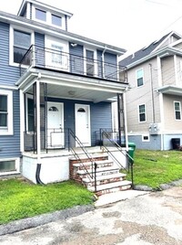 18 Mystic St, Unit #2 in Medford, MA - Building Photo - Building Photo