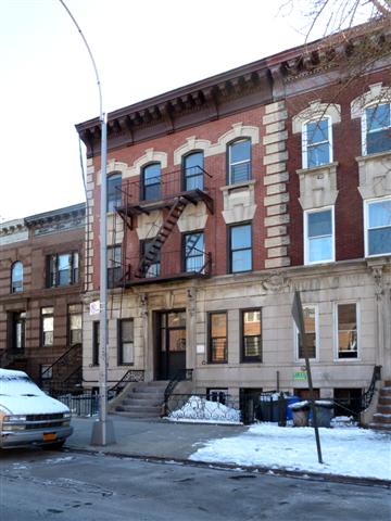 518 Bainbridge St in Brooklyn, NY - Building Photo