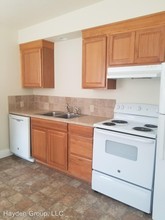 374 SE Walnut St-Unit -#3 in Hillsboro, OR - Foto de edificio - Building Photo
