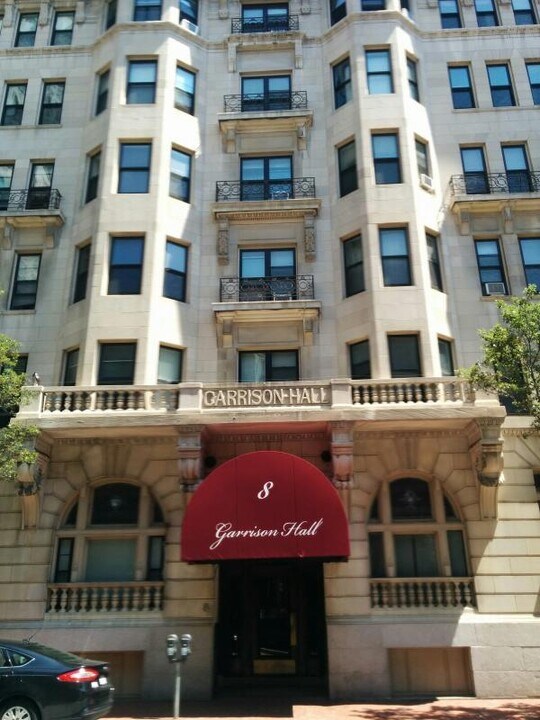 8 Garrison St, Unit 705 in Boston, MA - Building Photo
