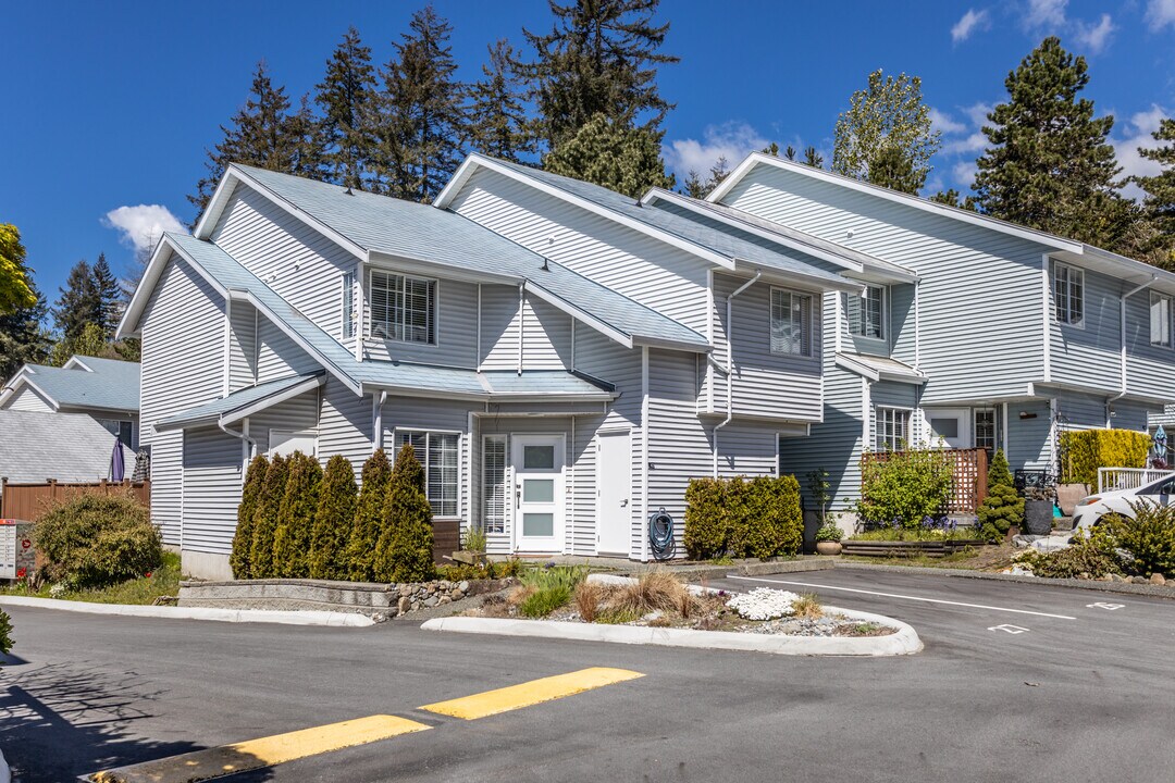 Mosquito Creek in North Vancouver, BC - Building Photo