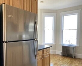 2 Termine Ave, Unit 2 in Boston, MA - Foto de edificio - Building Photo