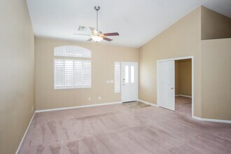 245 Amber Light Ct in Henderson, NV - Building Photo - Building Photo