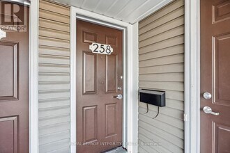 258 Chapman Mills Dr in Ottawa, ON - Building Photo - Building Photo