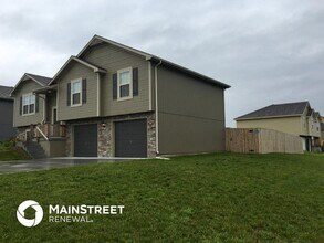 19108 Switchgrass Dr in Smithville, MO - Building Photo - Building Photo