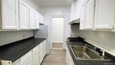 42-33 Kissena Blvd in Queens, NY - Building Photo - Building Photo