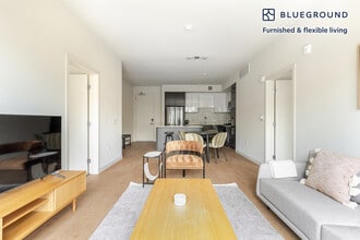 240 W MacArthur Blvd in Oakland, CA - Building Photo - Building Photo