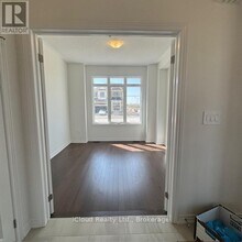 1423 Savoline Blvd in Milton, ON - Building Photo - Building Photo