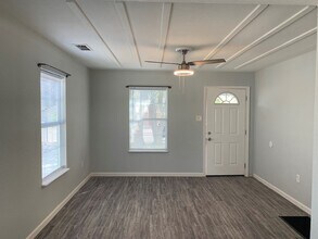 1909 N Hancock Ave in Odessa, TX - Foto de edificio - Building Photo