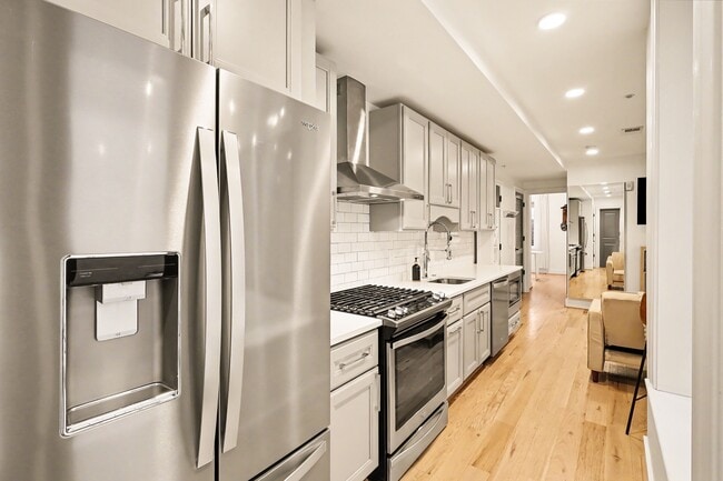 811 Upshur St NW, Unit 1 in Washington, DC - Foto de edificio - Building Photo