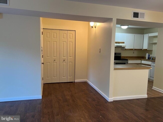 374 Saybrook Ln in Wallingford, PA - Foto de edificio - Building Photo