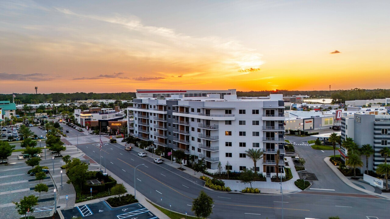 Icon One in Daytona Beach, FL - Foto de edificio