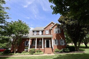 7238 Ancient Oak Dr in Mechanicsville, VA - Building Photo