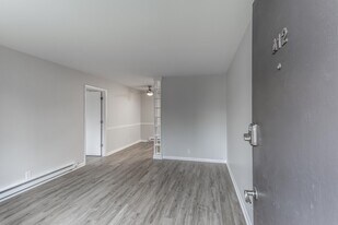 2134 Fairfax Ave, Unit A-12 in Nashville, TN - Building Photo