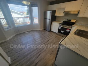 8006-815A 15a Ave NW in Edmonton, AB - Building Photo - Building Photo