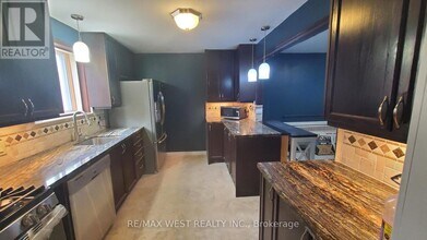 135 Ellins Ave in Toronto, ON - Building Photo - Building Photo