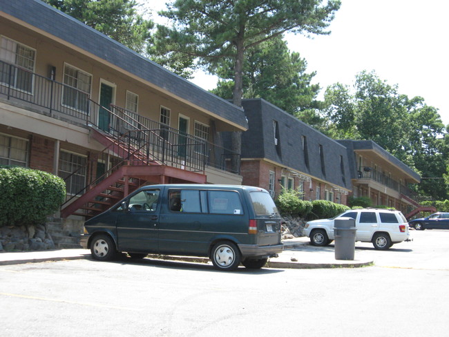 West Plaza Apartments in Little Rock, AR - Building Photo - Building Photo