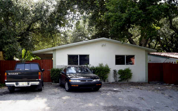 730 SW 13th Ave in Fort Lauderdale, FL - Foto de edificio
