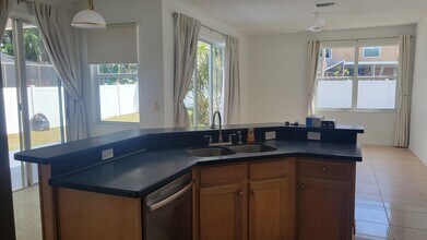 11213 Sailbrooke Dr in Riverview, FL - Building Photo - Building Photo