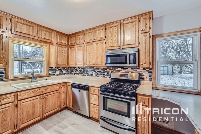 406 E River St in Monticello, MN - Building Photo - Building Photo