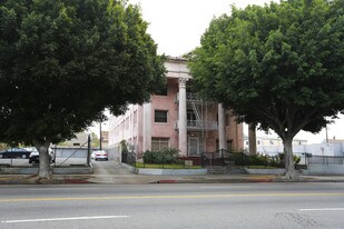 1136 S Alvarado St in Los Angeles, CA - Building Photo