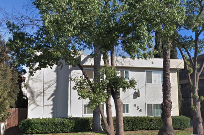 454 S Oak Knoll Ave, Unit 3 in Pasadena, CA - Building Photo - Building Photo