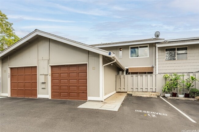 property at 94-1081-1081 Anania Cir