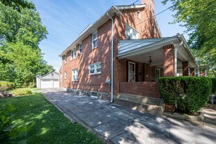 358 E Spring Ave in Ardmore, PA - Building Photo