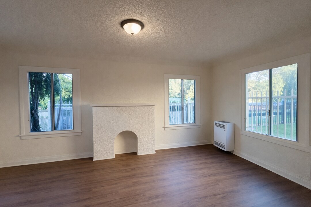 5078 20th St in Los Angeles, CA - Building Photo