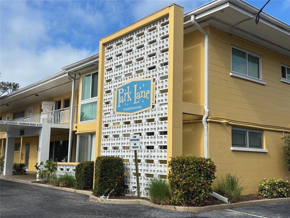 2155 Wood St in Sarasota, FL - Building Photo