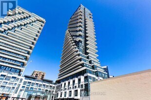 30 Inn On The Pk Dr in Toronto, ON - Building Photo