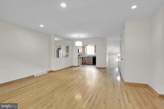 6736 Emlen St in Philadelphia, PA - Building Photo - Building Photo