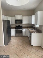 2463 Clover Field Cir in Herndon, VA - Building Photo - Building Photo