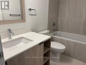 1007 The Queensway in Toronto, ON - Building Photo - Building Photo